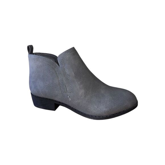 Sun & Stone Shoes - Sun & Stone Cadee Grey Fashion Faux Leather Booties Women’s Size 6.5M